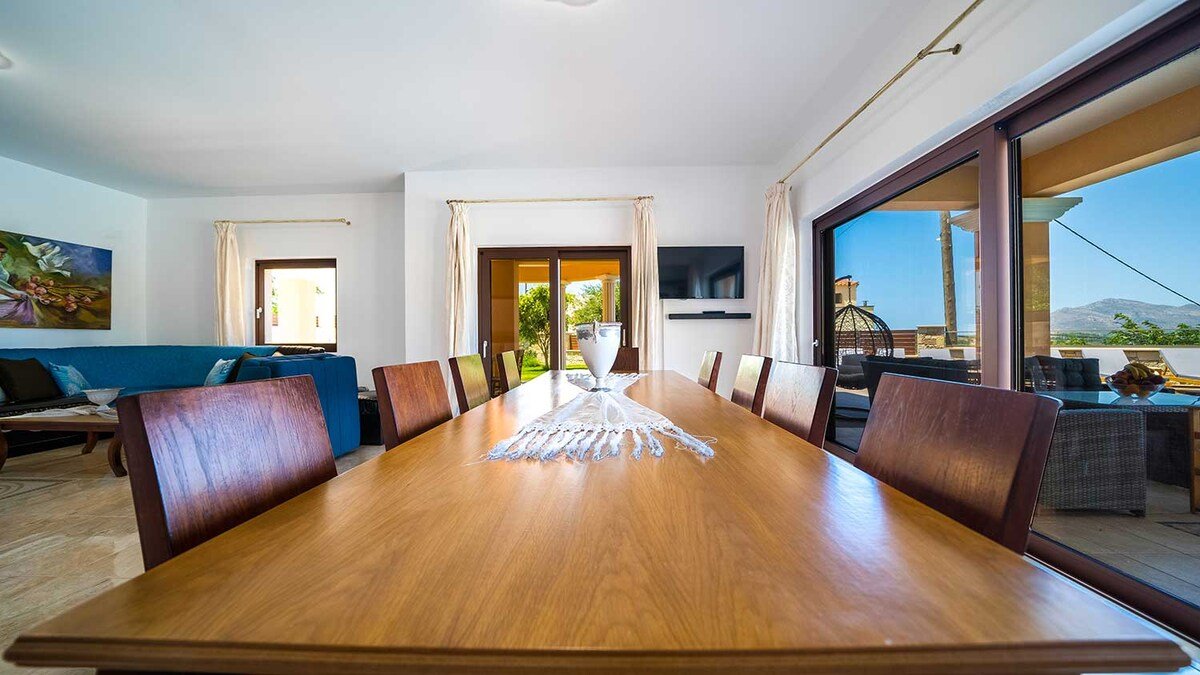 Grand Olympia, Pool, Luxury, Spacious, Quiet, cozy gallery image 5