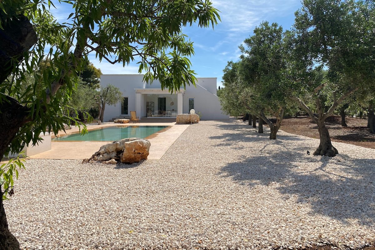 Splendida Villa con piscina a 10 minuti dal mare gallery image 2