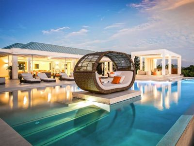 Avanti (5 bedrooms) – Luxury villa with pool, Terr