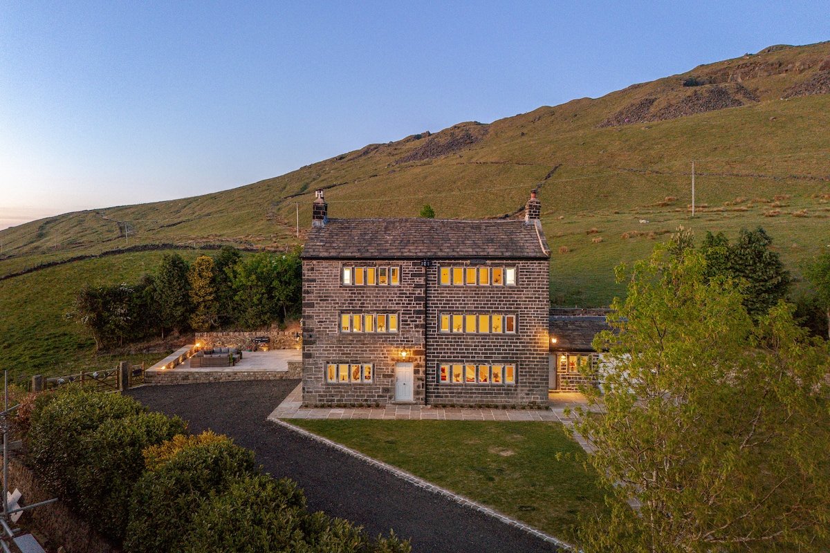 Stunning views at Rye Top Farm – with two hot tubs