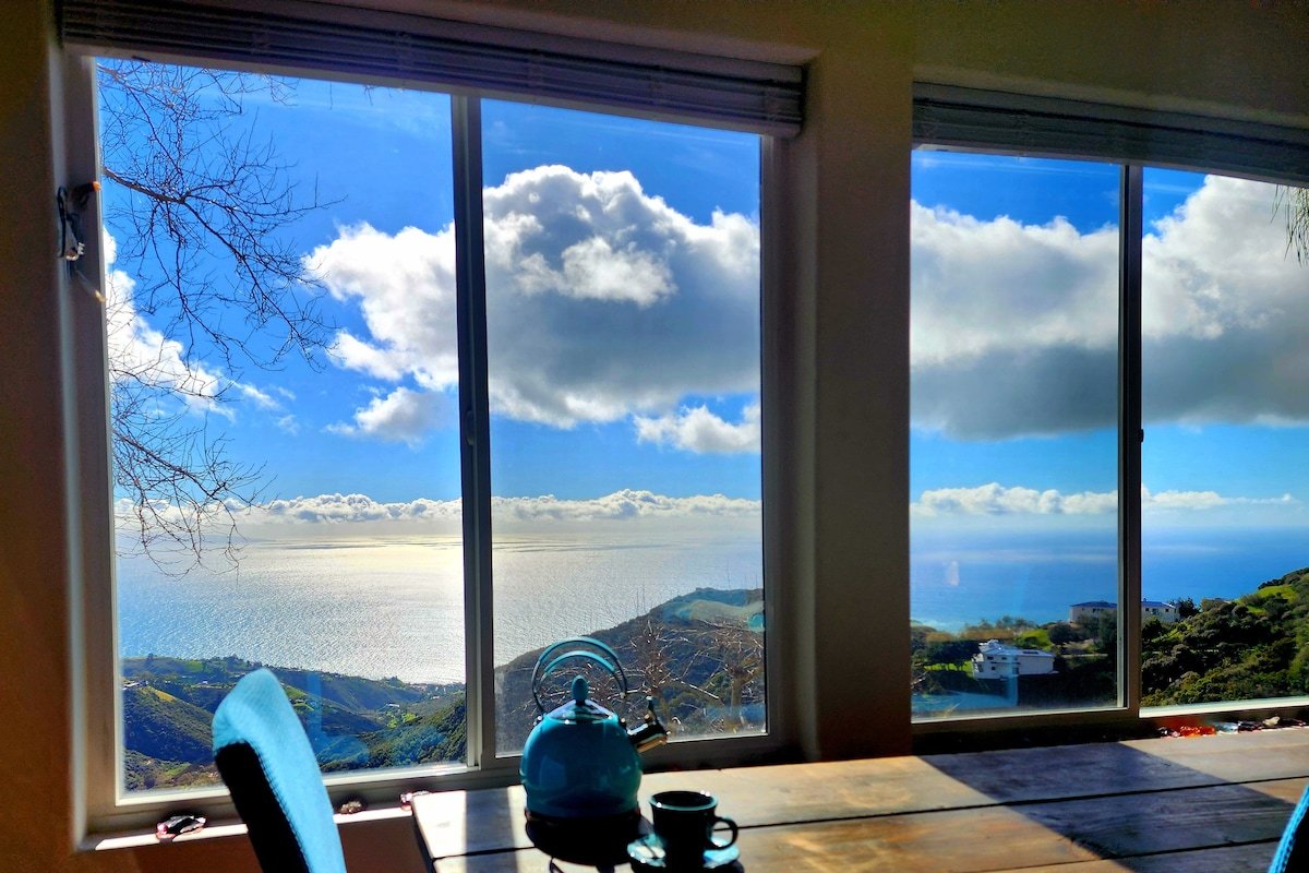 Spectacular Ocean & Mountain Views Malibu Villa gallery image 3