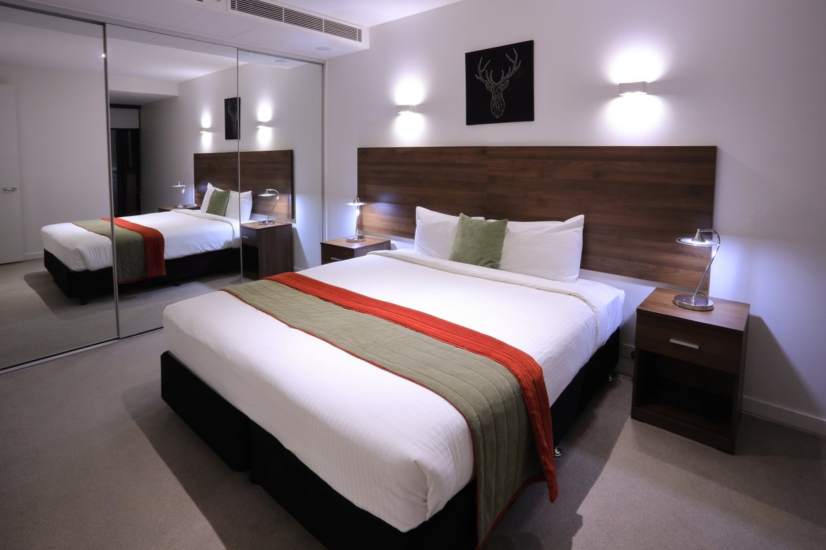 Two Bedroom Two Bathroom Apt on Flinders Street