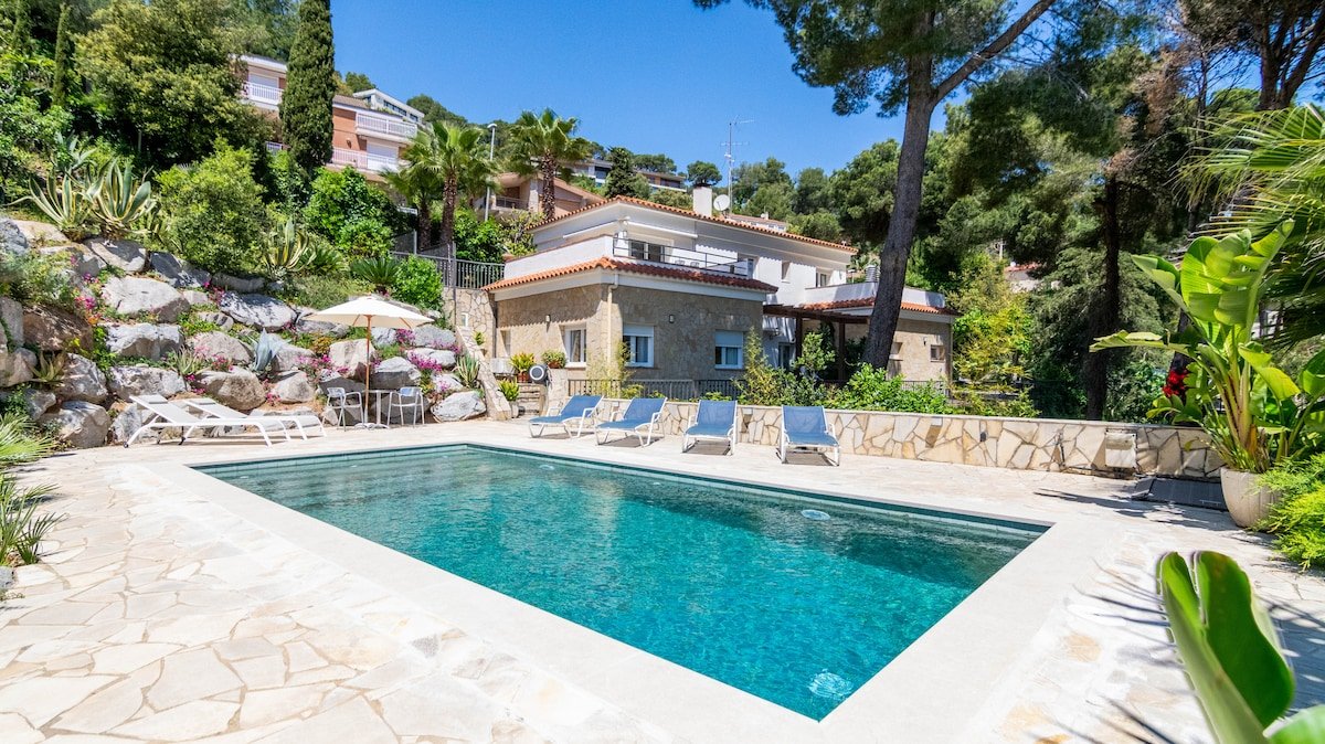 ★ CoastalVillas – Villa Treumal ★ near beach gallery image 3