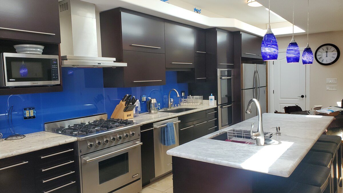 (FREE EV. Charger) Beautiful Home 4 Bd. 2 Ba. SF. gallery image 3