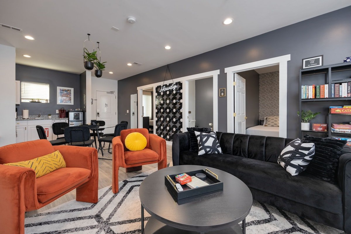 Modern Nashville Home Near Downtown with King Bed gallery image 2