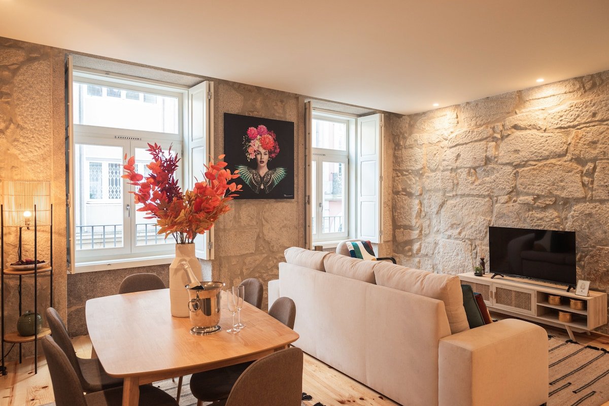 Luxury Style 2 with A/c Downtown Porto near Metro gallery image 2