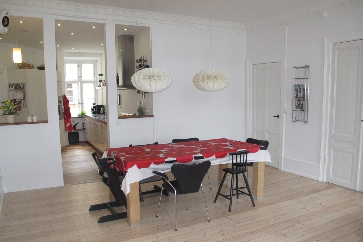 Charming family friendly city flat gallery image 3