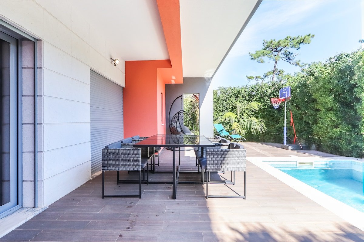 Villa avec piscine chauffée près des plages gallery image 4