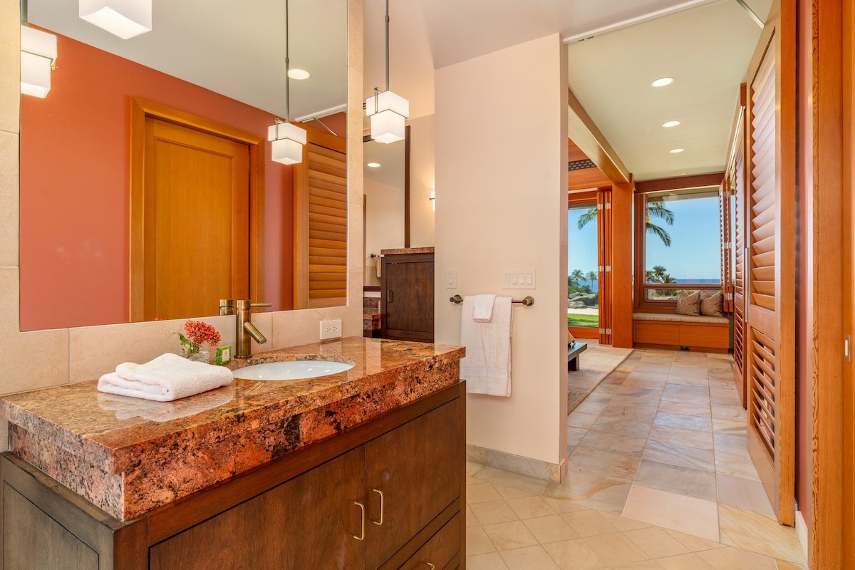 Mauna Kea Resort Bluffs 22-The Beach House Luxury gallery image 3