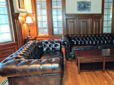 Family Ocean View Victorian Executive Swartz Bay