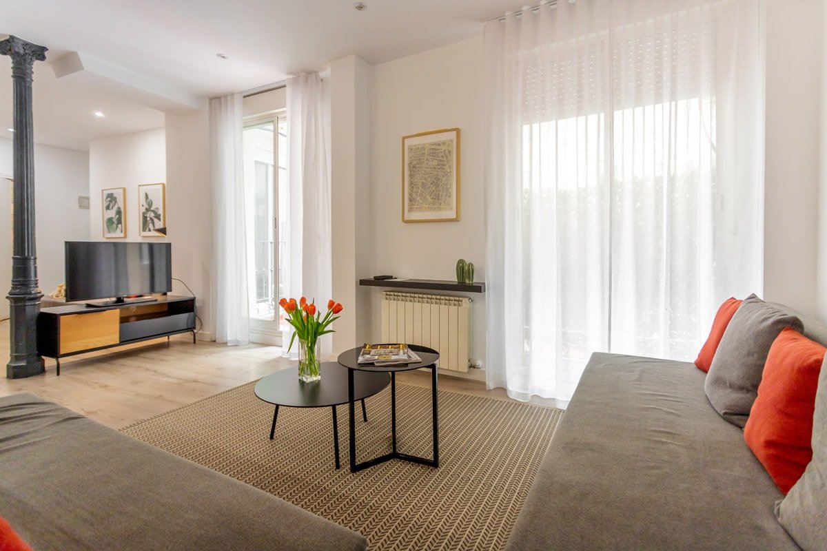 Calle Mayor, central, bright & spacious, AC, WiFi. gallery image 5