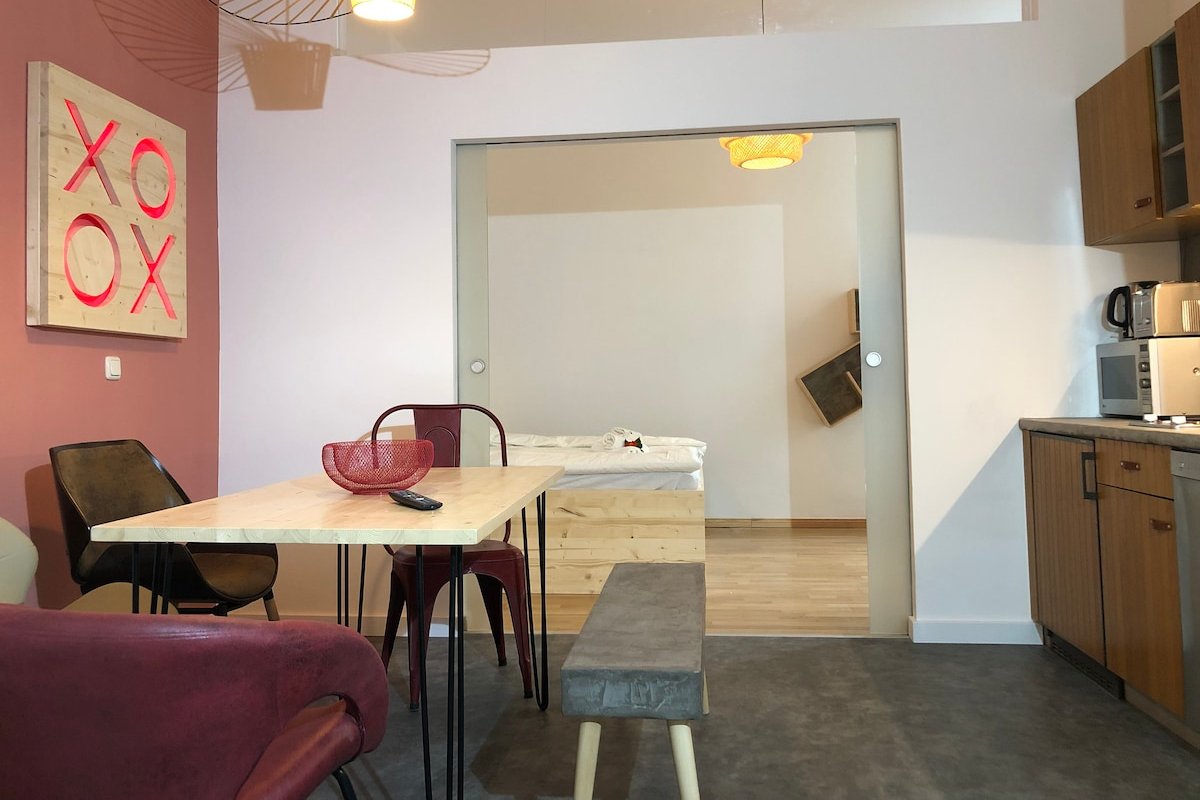 *NEW* Huge Design Loft, 6,5 rooms, 4 bath, central gallery image 5