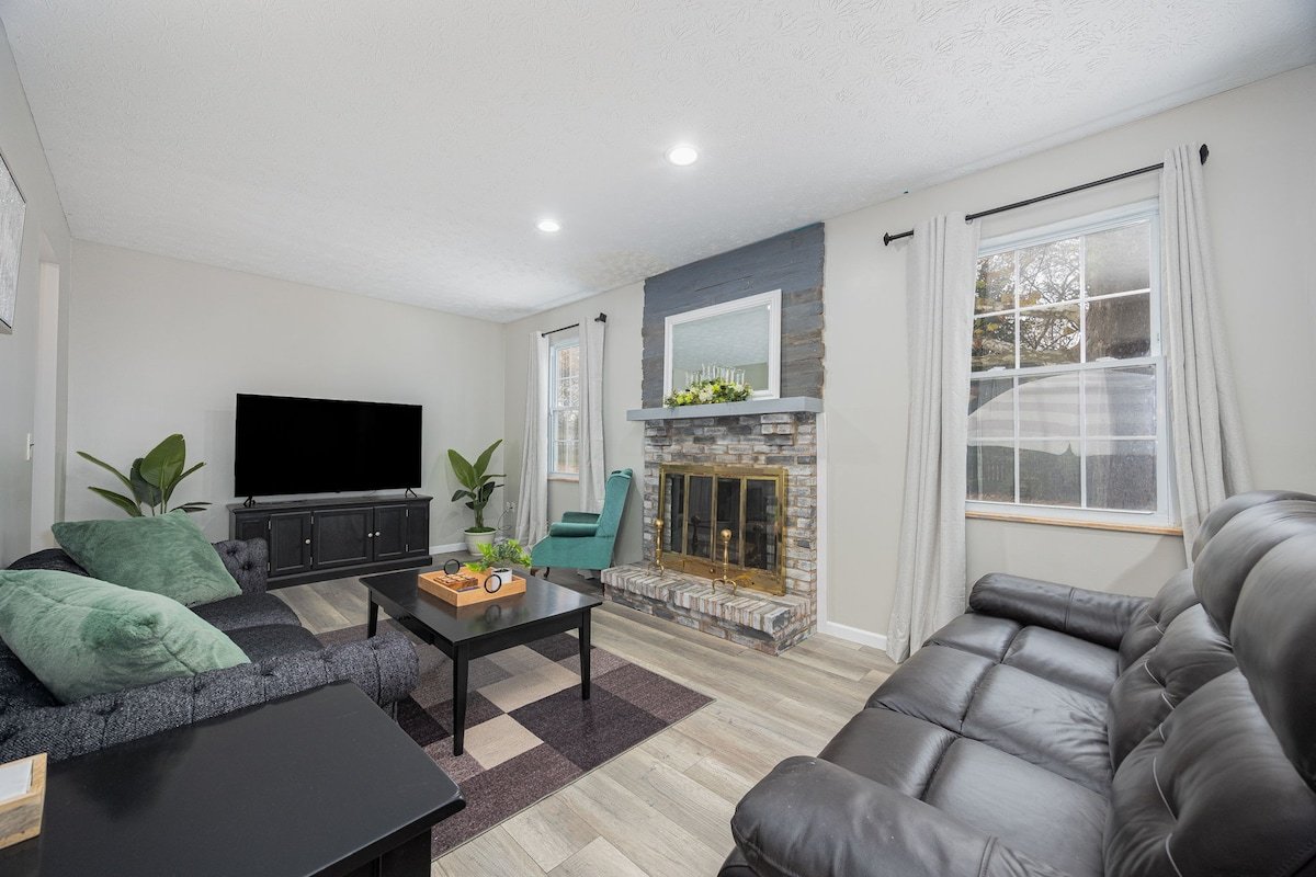 Spacious Columbus Retreat: Activities+Games Galore gallery image 2