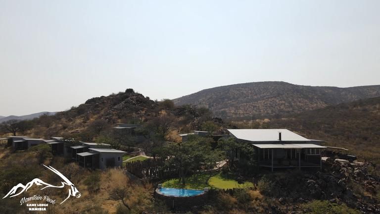 Mountain Peak Lodge Front View - View of the Lodge, Rooms and Swimming Pool