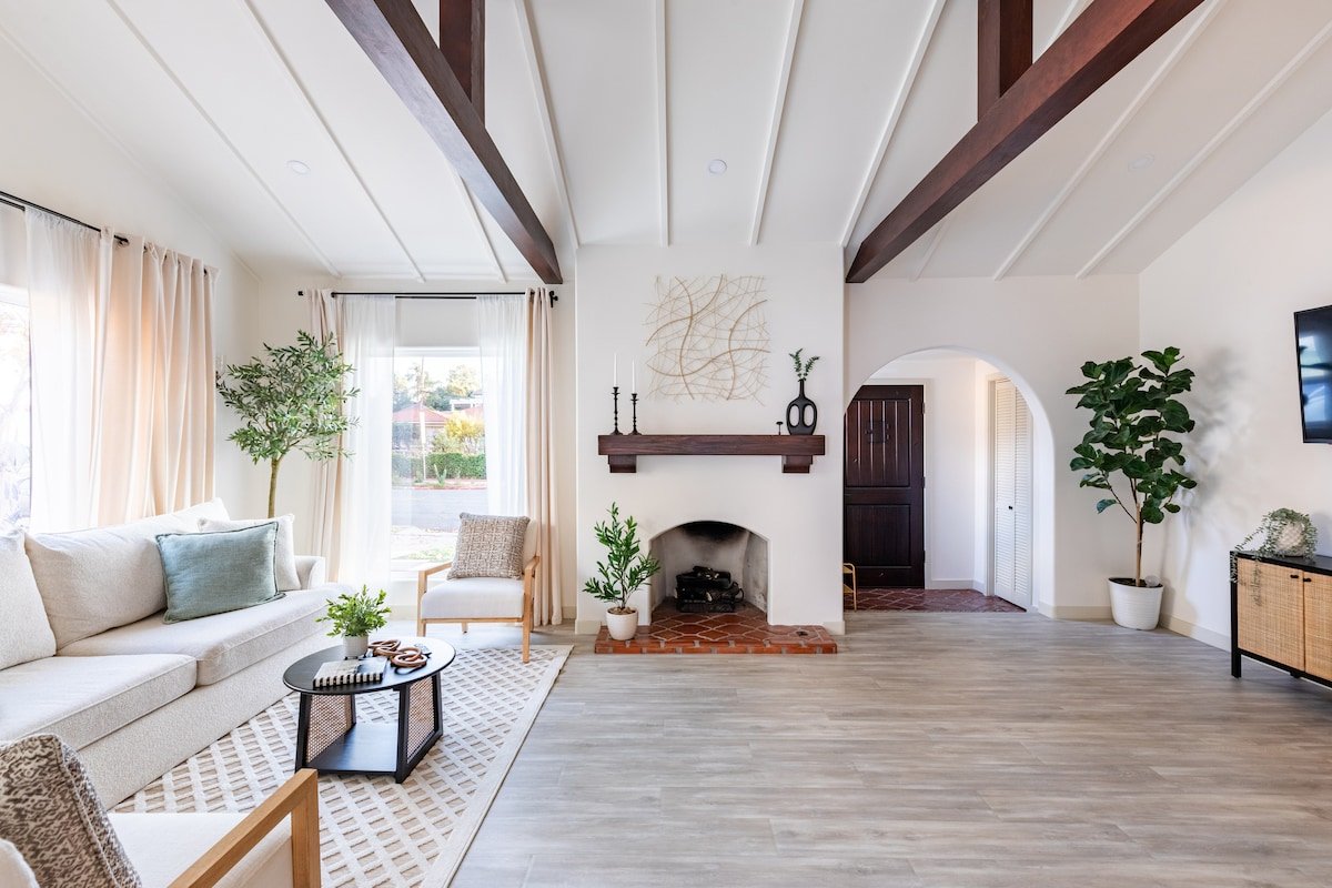 Casa Alhambra near DTLA w/Jacuzzi & King Beds gallery image 2