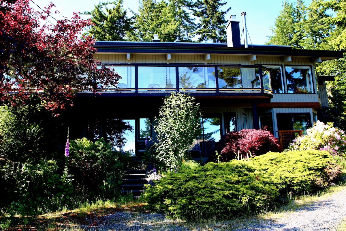 The Applebnb • 3 Bedroom Main House gallery image 2