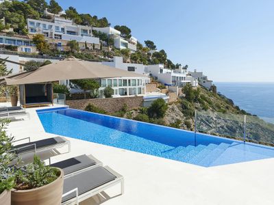 Sea views- Infinity pool- 10 minutes Ibiza Town