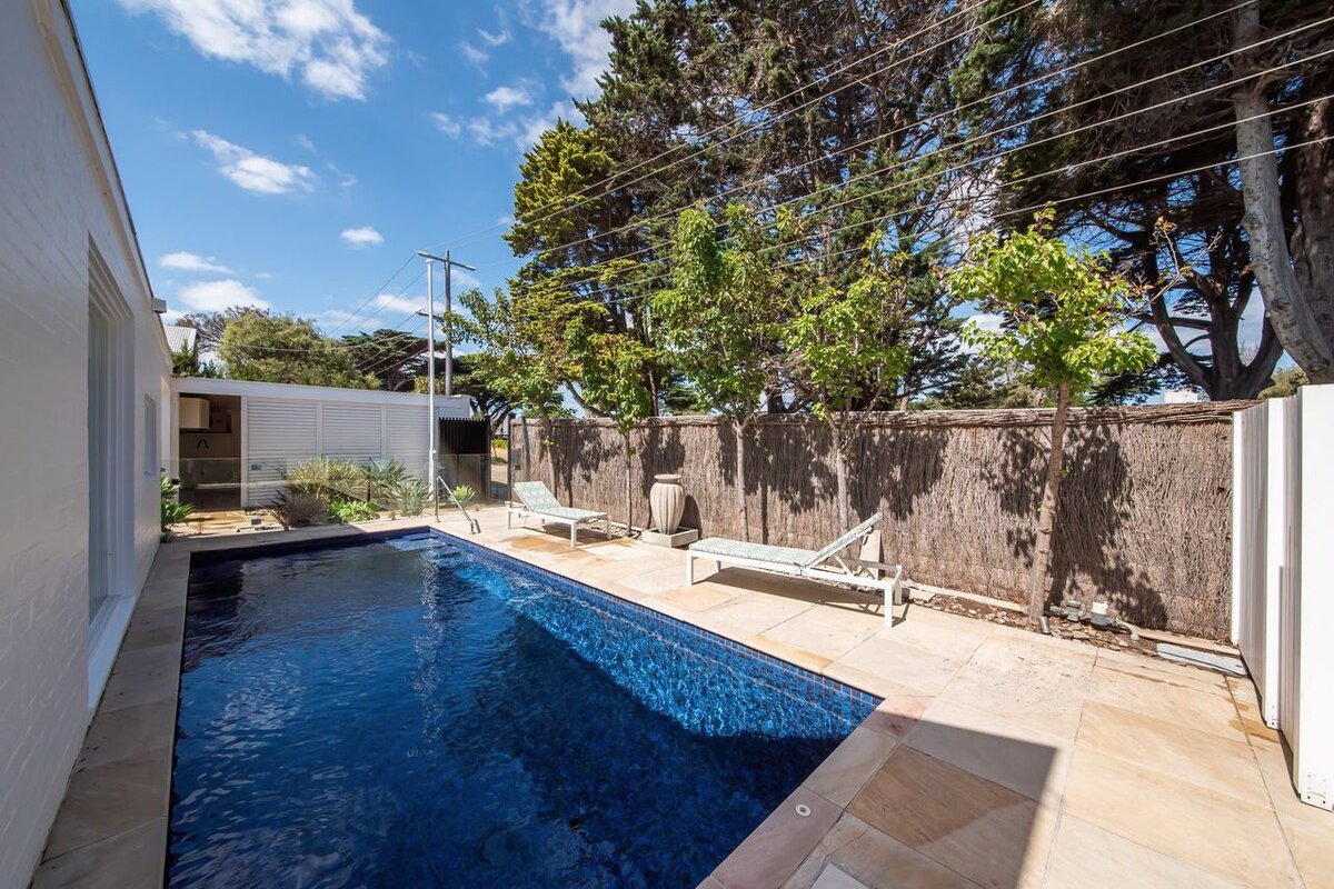 Skomer House Portsea with gas heated pool gallery image 3