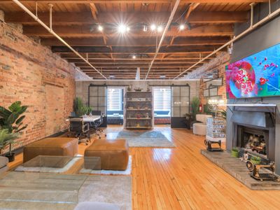 Charming 4BR Brooklyn Loft Central Old Montreal