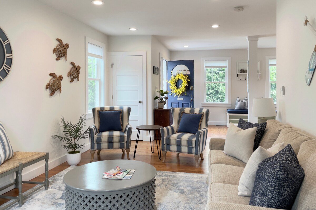 Steps from Beach and Minutes to Downtown! gallery image 3