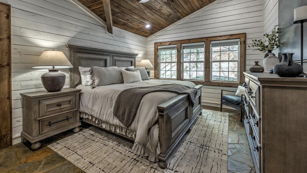 River Song- Outdoor Fireplace, Hot Tub, 1 LVL gallery image 2