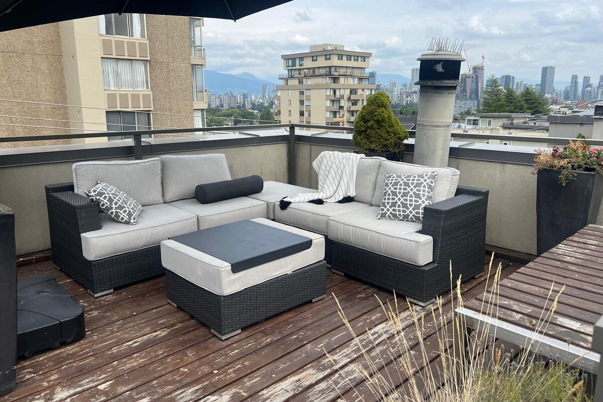 Two Floor Rooftop Patio Steps from Kits Beach gallery image 3