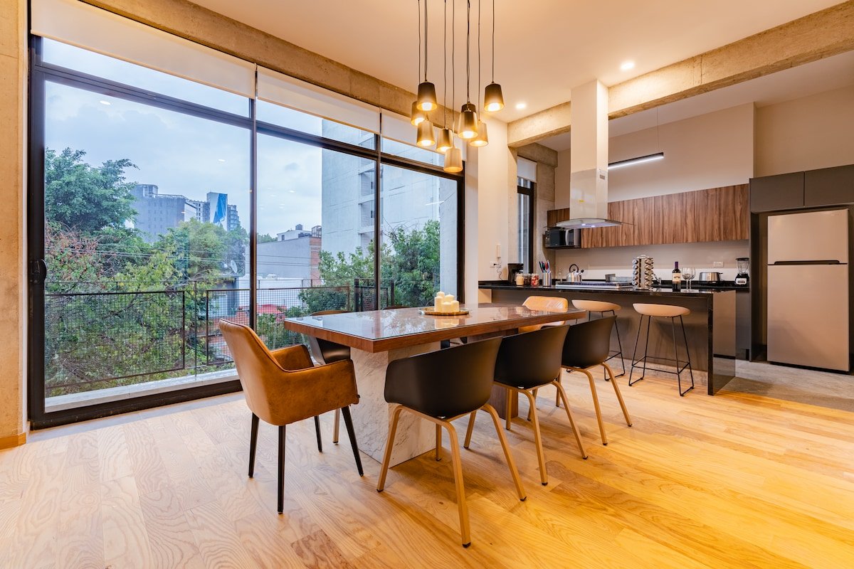 Spacious Roma Norte Loft with Art & City Views gallery image 3