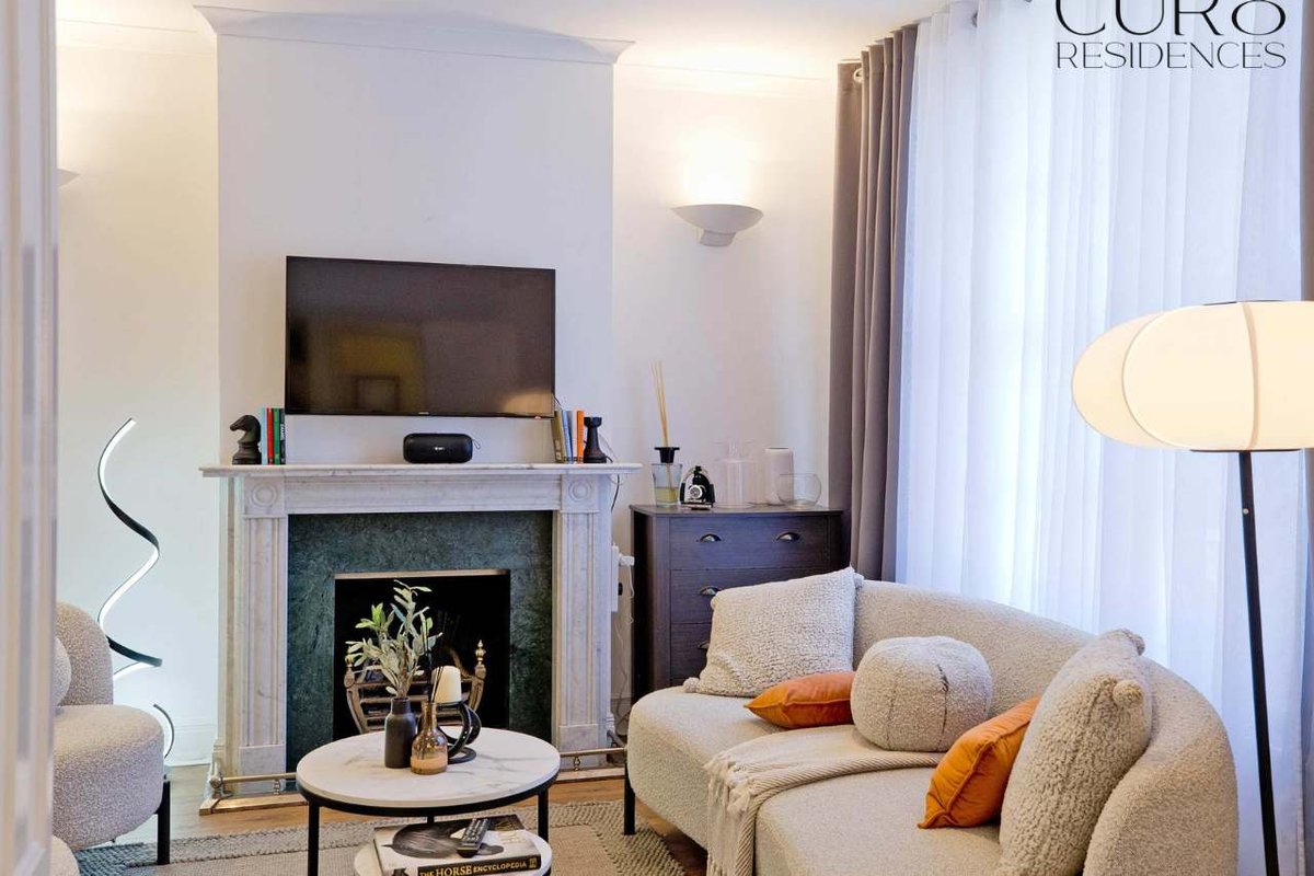 Charming Mews House in the Heart of South Kensingt