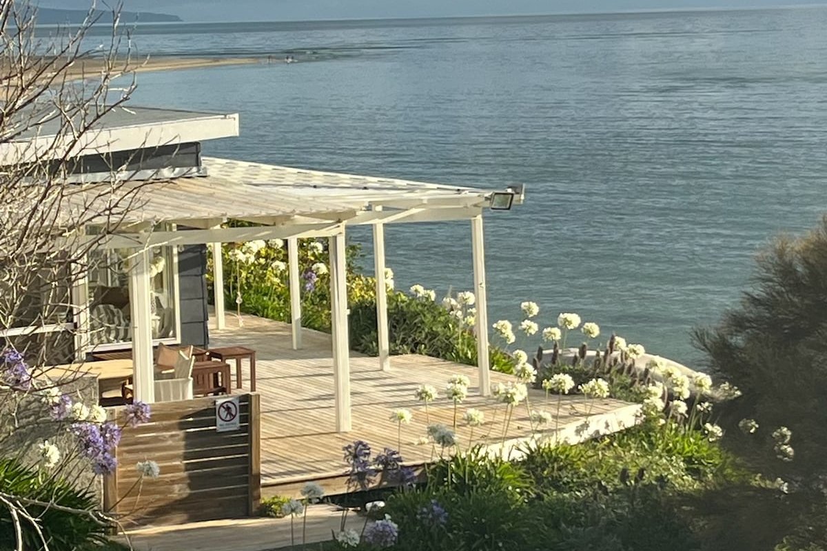 Seaside Sanctuary gallery image 2