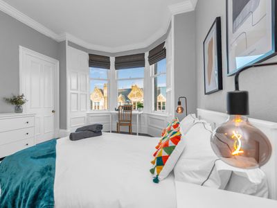 Newly Refurbished 3 bedroom flat