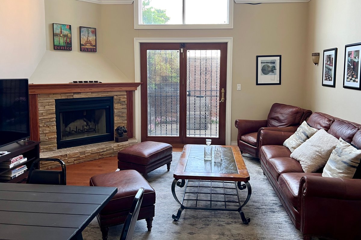 Downtown Elegance ✨ Private Yard Parking