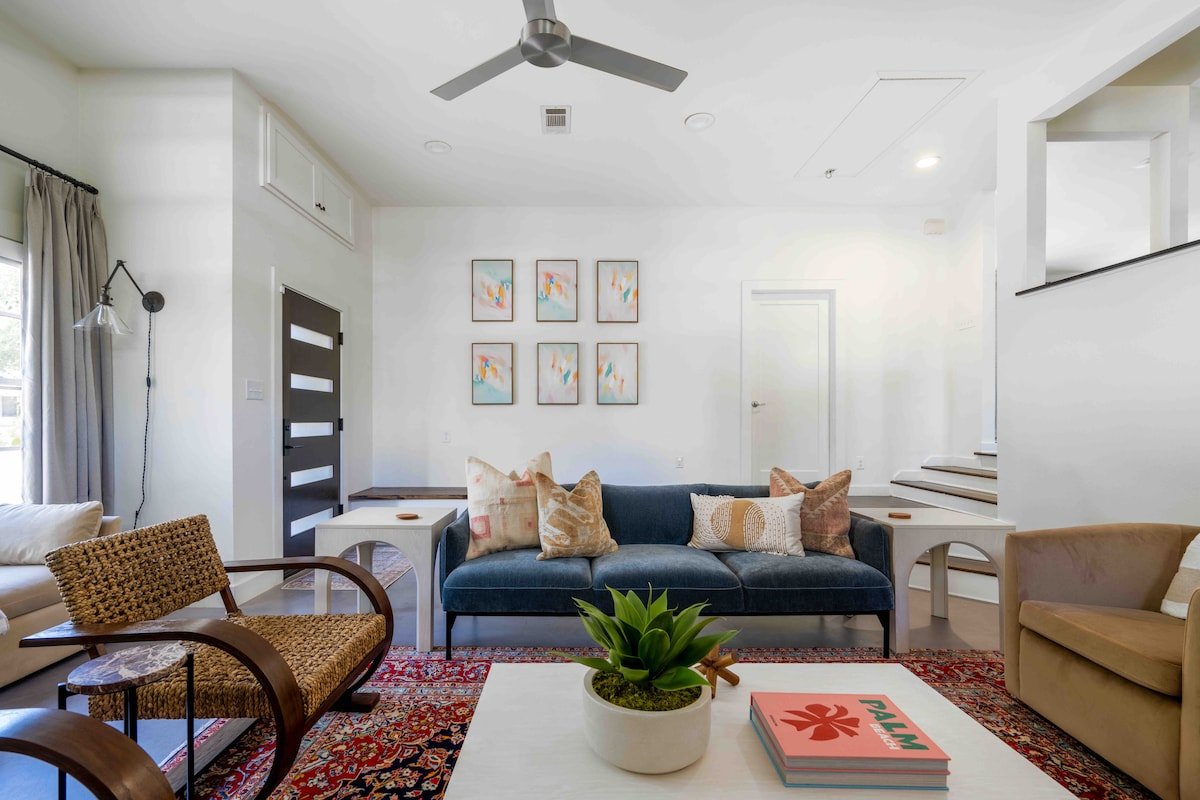 SoCo Oasis | Pool + Hot Tub | Heart of ATX gallery image 3