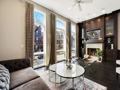 UP-SCALE Wicker Park 4BD/3.5BA HOME (+garage)