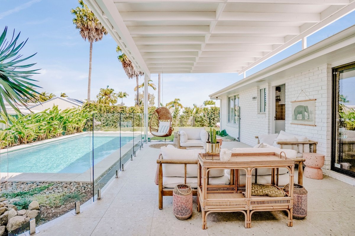 Palm Springs Magic In Mooloolaba gallery image 2