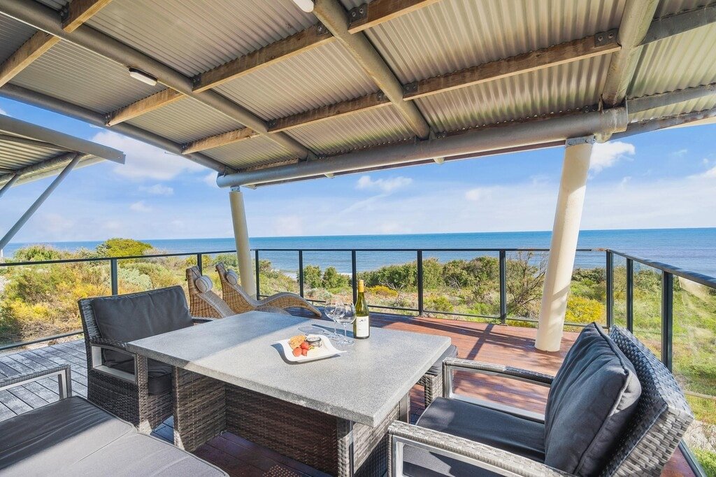 Family and friends on the beach gallery image 3