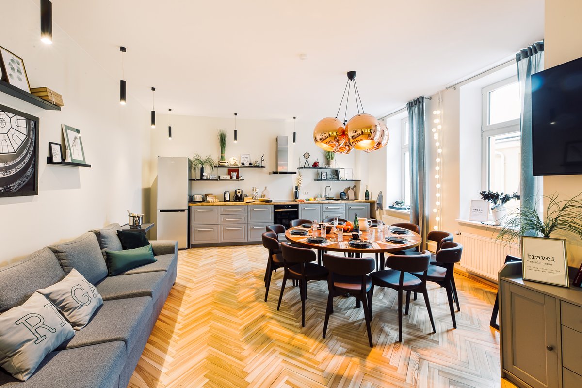 ELVIS Apt/6 guests/Self check in/3 BR/Old Riga