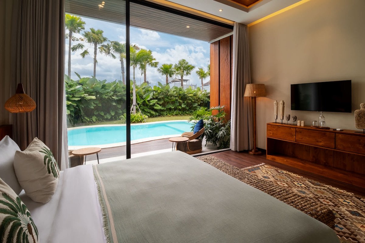 Villa Ines : 4BR Tropical Elegance Near Canggu gallery image 5