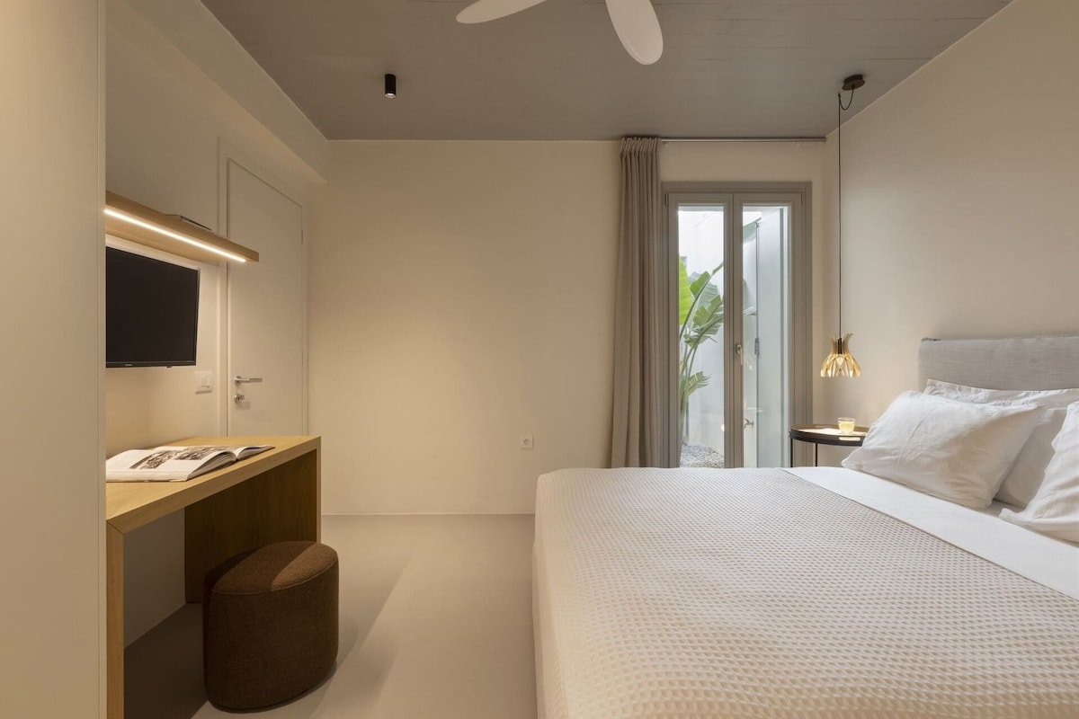 Amira gallery image 4