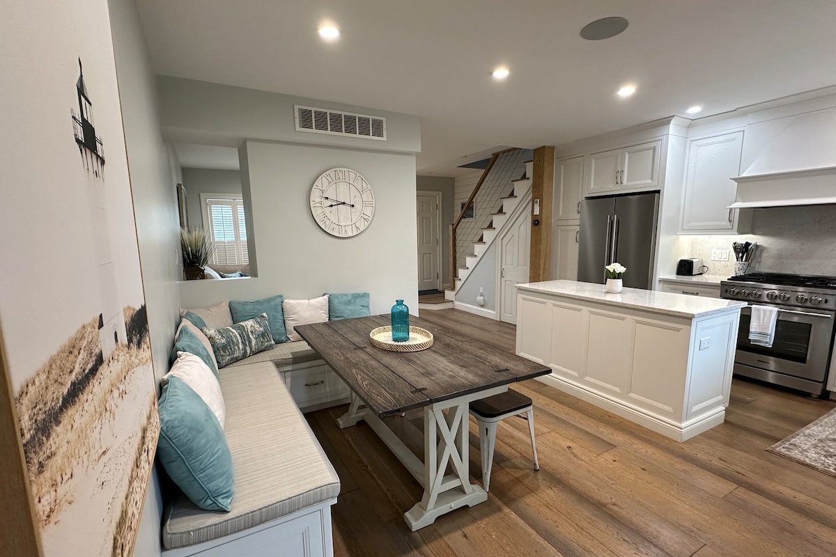 Beautifully Renovated 2 Bed 2 Bath Private Home gallery image 4