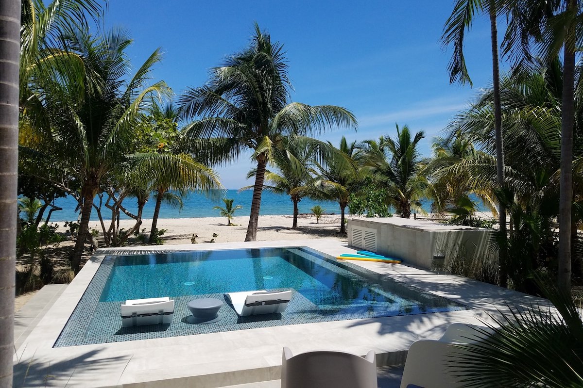 Beachfront villa IN Placencia village with chef gallery image 2