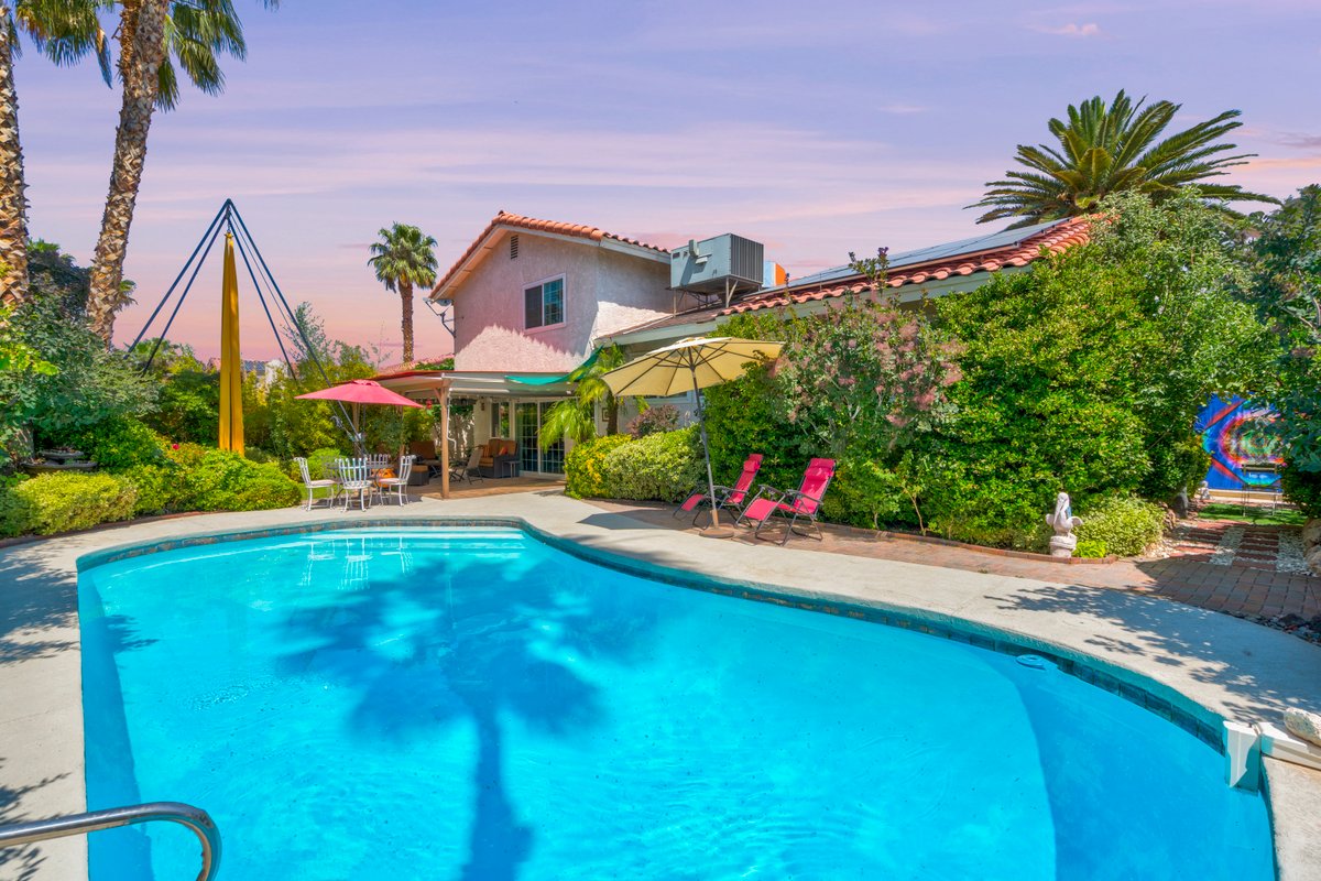 Vegas Sanctuary: Pool/Sauna/Garden Near Strip