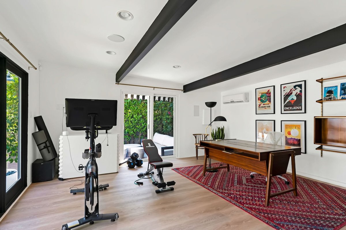 Luxury Melrose District 3BR Retreat Pool Spa Gym gallery image 3