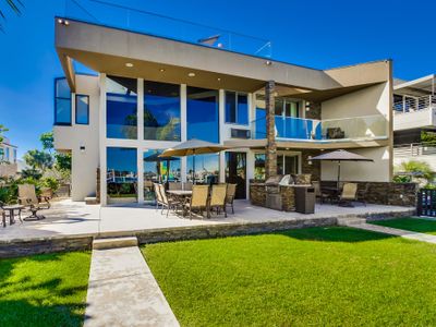 Mission Beach Villa • Bayfront w/ Rooftop Deck