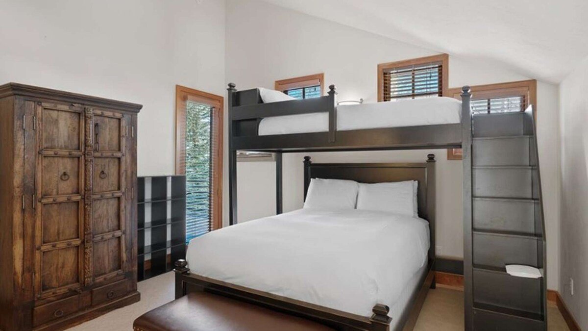 Ski in/Out-Jay Chalet gallery image 5