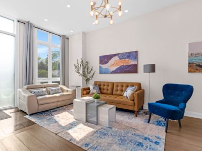 Dec Deal! Modern 4br, Free Parking, Prime Location