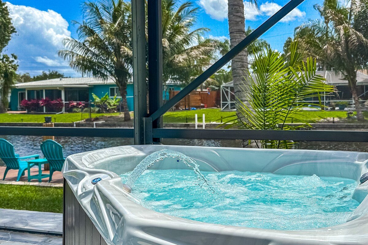 Canal Stay*Screened Heated Pool+Spa*KingBed*Kayaks gallery image 4