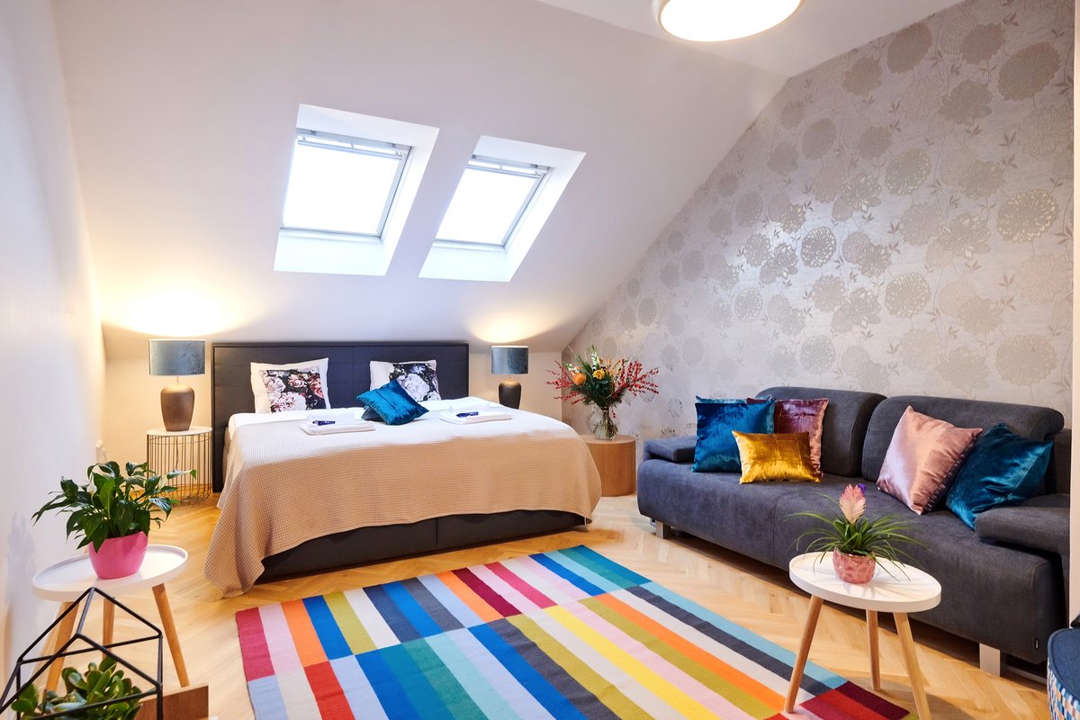 Modern 4-bedroom Lesser Town Apartment Nr.12