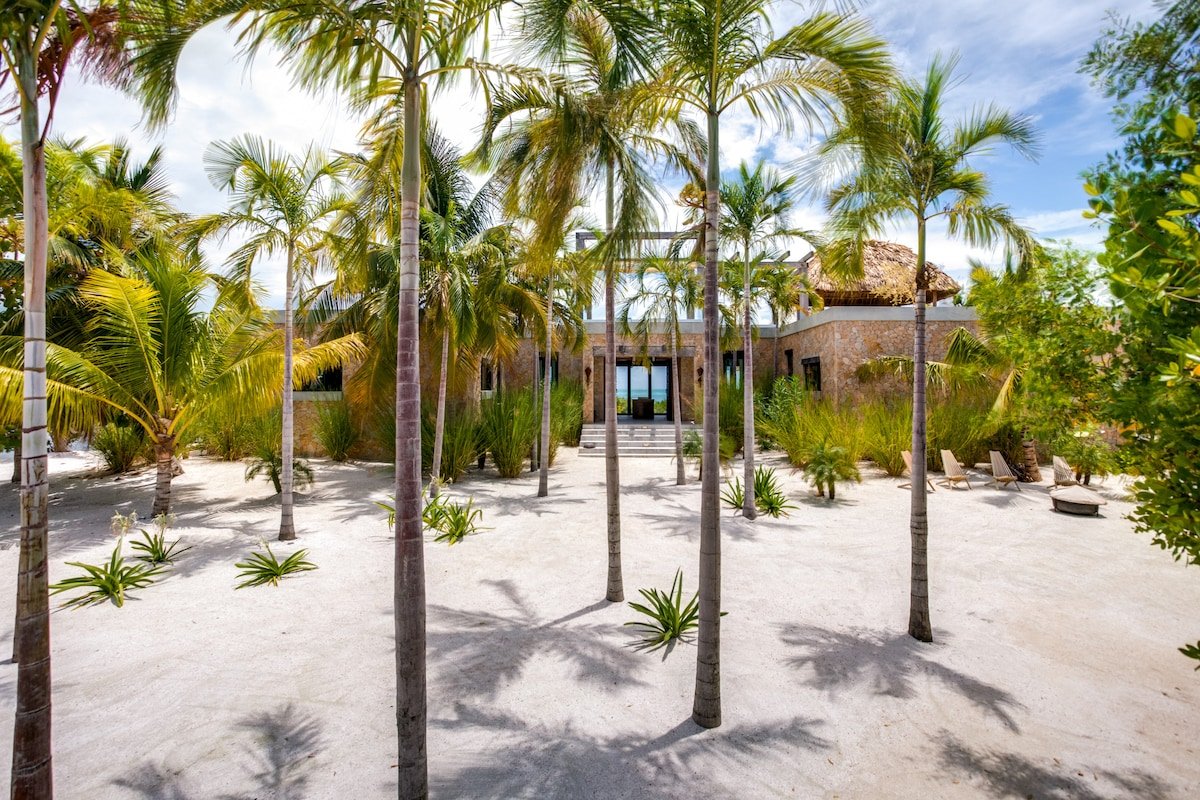 Gladden Private Island gallery image 4