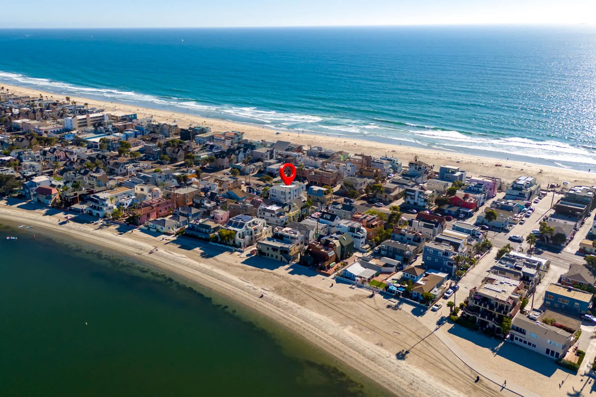 5 Bedrooms! Views-BBQ-Parking-Beach+Bay Access