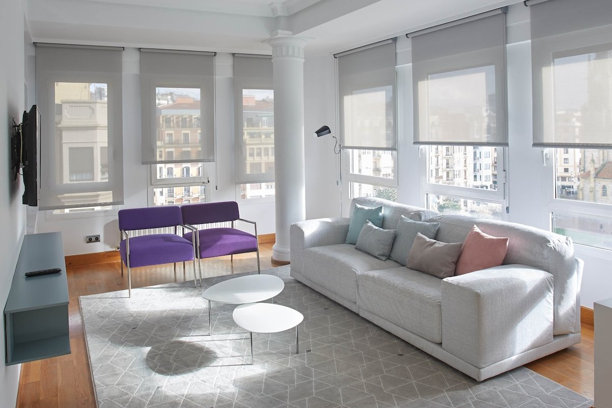 LUXURIOUS and ECLECTIC APARTMENT in Zurriola Beach gallery image 5